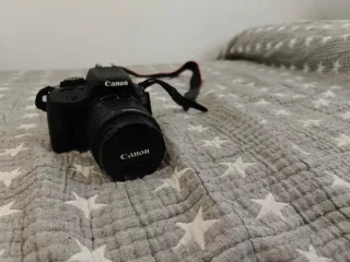 Cámara Canon EOS 100D + Objetivo EF-S 18-55mm