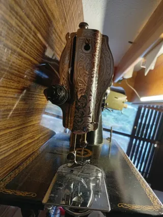 Máquina de coser Alfa 42