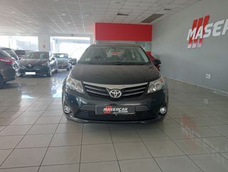 Toyota Avensis 2012
