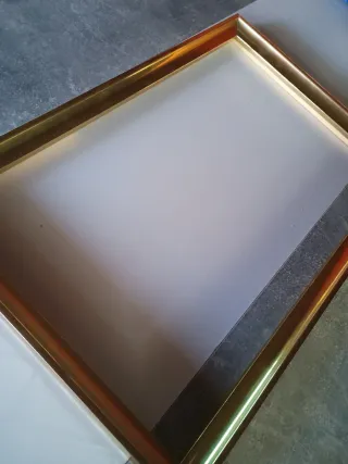 Marco de fotos dorado madera y metal