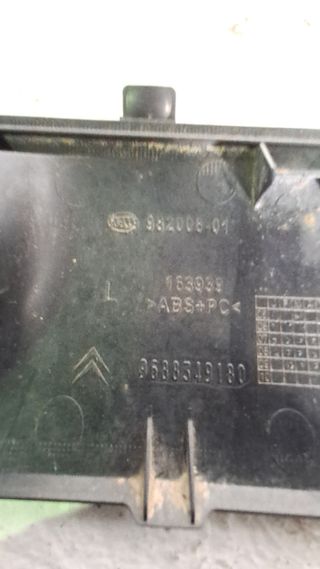 FARO ANTINIEBLA TRASERO IZQUIERDO CITROEN C1 806419