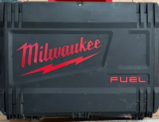 Taladro percutor Milwaukee M18