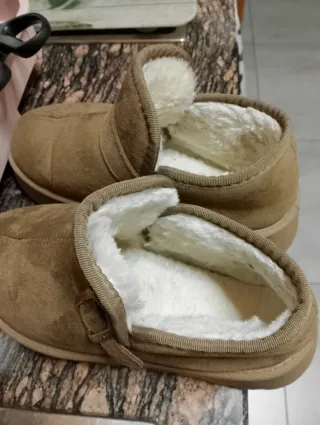 Zapatos forrados pelo invierno cómodos