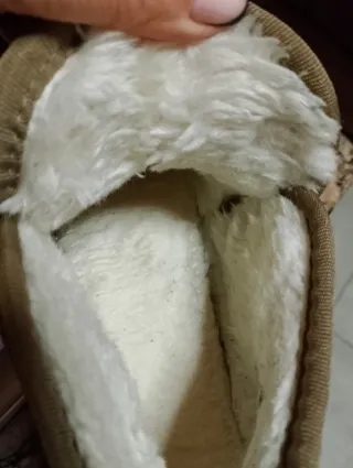 Zapatos forrados pelo invierno cómodos