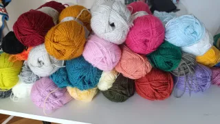 Lote de Ovillos Katia FAMA lana acrílica
