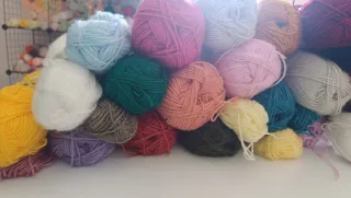 Lote de Ovillos Katia FAMA lana acrílica