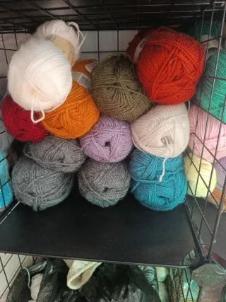 Lote de Ovillos Katia FAMA lana acrílica