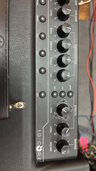 Amplificador Blackstar ID CORE 100