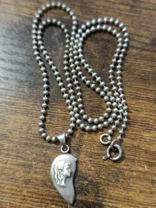 Colgante y cadena de plata