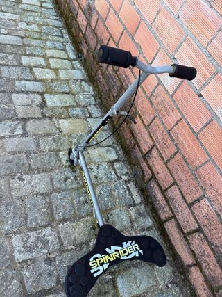 Vendo este patinete de 3 ruedas esta nuevo