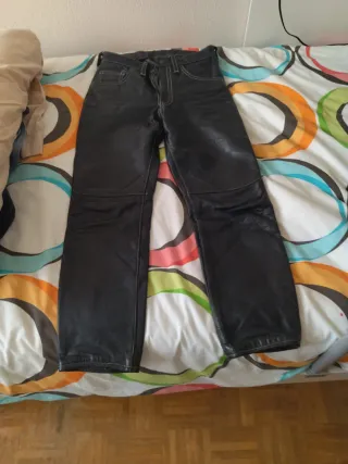Pantalón Cuero Hecho a Medida Talla 34