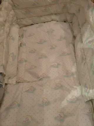 Colcha y protector cuna estampado