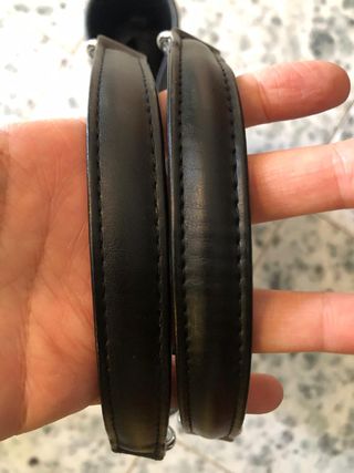 Bolso O bag negro con cadena