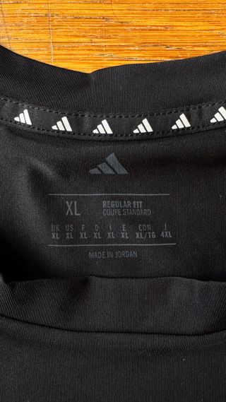 Camiseta deportiva Adidas negra nueva