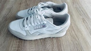 Tenis Reebok Clásicos Beige/Blanco