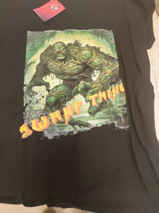 Camiseta Swamp Thing Monstruo del Lago