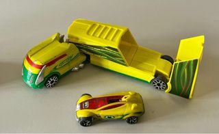 Lote 48 coches Hot Wheels + camiones + lanzador