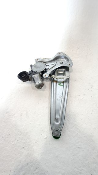MOTOR ELEVALUNAS TRASERO DERECHO TOYOTA YARIS 792770
