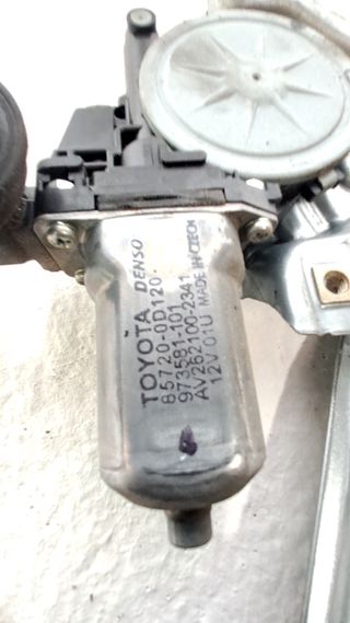 MOTOR ELEVALUNAS TRASERO DERECHO TOYOTA YARIS 792770