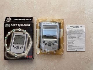 Agenda electrónica retro con pantalla táctil, 90’s