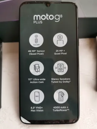 Motorola G8 Plus, tripla fotocamera 48 MP