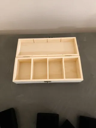 Scatola porta orologi in legno