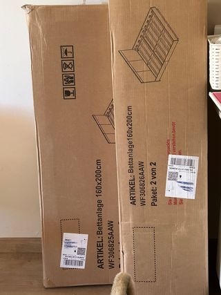 Cama sin colchón incluido