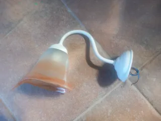 Aplique de pared blanco y naranja