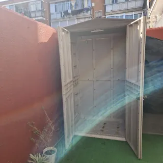 Caseta de terraza de plástico