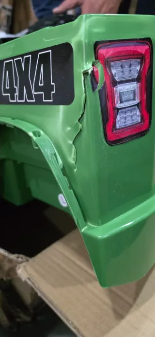 Coche infantil todoterreno verde