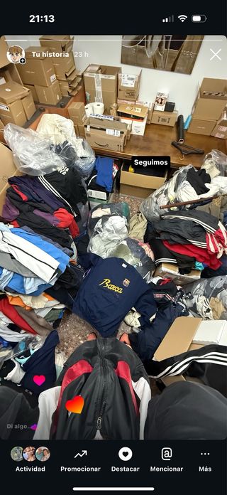 Lotto di abbigliamento vintage di marca da rivendere