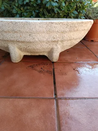 Jardineras pequeñas granito. 70 cm larga.