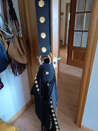 Bolso negro de cuero