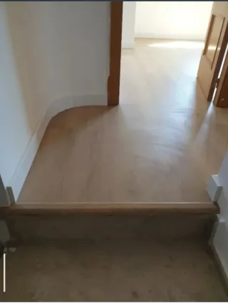 Especialista de montaje de suelos