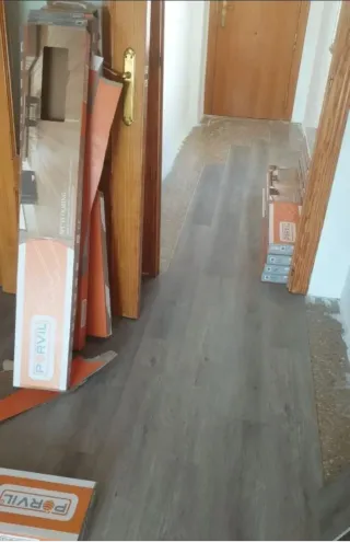 Especialista de montaje de suelos