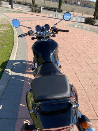 Suzuki GSF 650 Bandit Negra