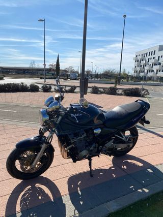 Suzuki GSF 650 Bandit Negra
