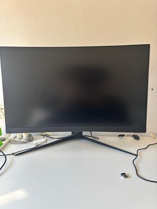 Monitor gaming MSI G24C6 144Hz curvo 24 pulgadas.
