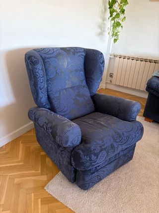 Sillón reclinable con reposapiés