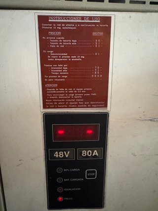 Se vende cargador carretilla eléctrica 48V 80A