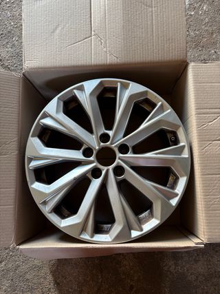Llanta 17 aluminio original Audi