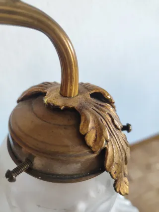 Aplique vintage con tulipa de cristal