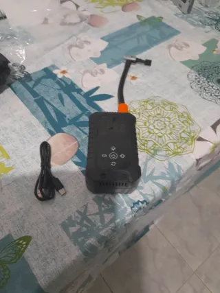 Bomba de aire portátil USB para coche/patinete