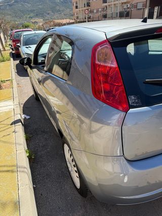 Alquilo coches y motocicletas 620-669-375 FIAT Pun