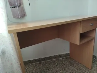 Escritorio con cajón para almacenaje