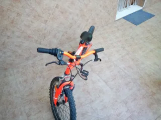 Bicicleta infantil naranja