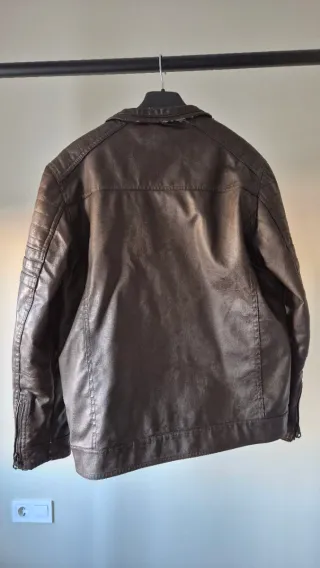 Chupa de cuero sintético