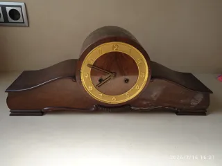 Reloj de mesa antiguo