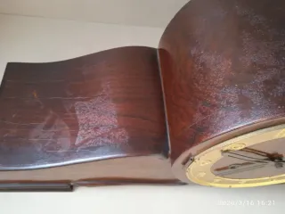 Reloj de mesa antiguo