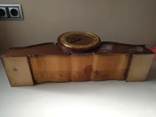 Reloj de mesa antiguo